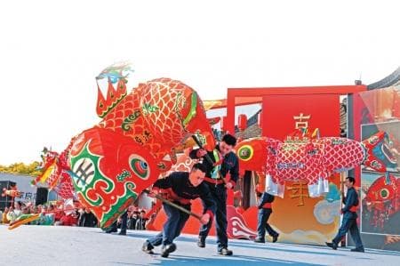 游了八百多年 瞻淇鱼灯带火一座千年古村