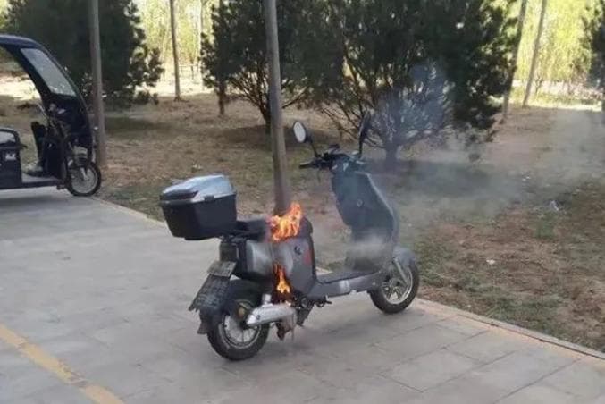 电动自行车安全|安全提醒：电动车停放充电要留心，防范火灾莫大意！