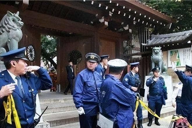 是谁？何时？为何对靖国神社下此“狠手”？