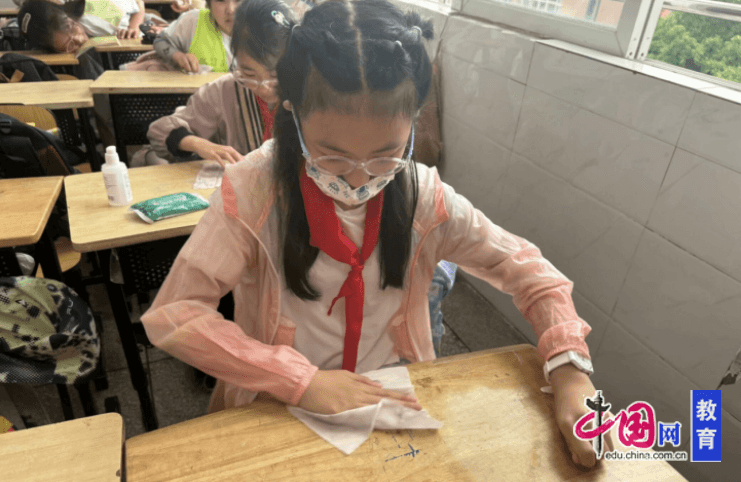 成都青羊实验中学附小开展"五月花"劳动月系列活动