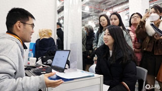 六成面向应届毕业生：上海春季招聘会密集举办