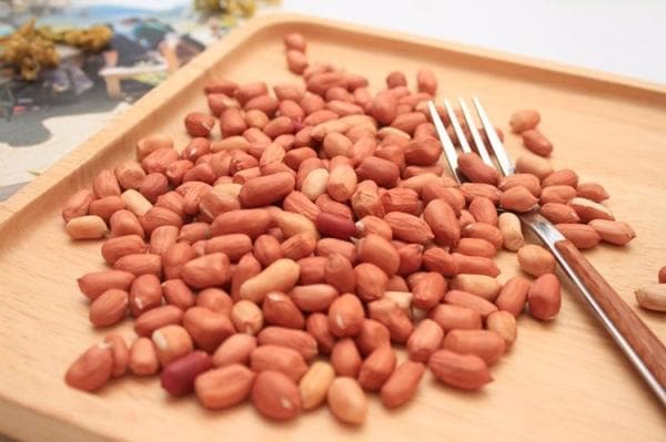 常吃花生，对血脂血糖记忆力以及心脑血管，有啥好处和坏处？