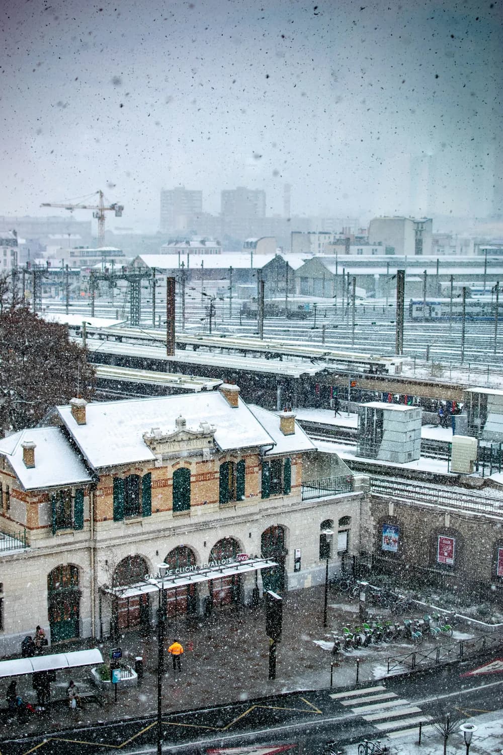 春运遇暴雪，如何应对火车车次变更？
