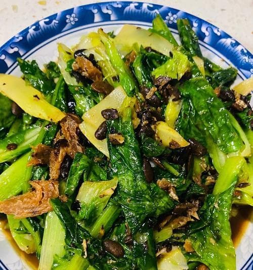 爆炒油麦菜的完美烹饪指南：从选材到装盘的14个关键步骤