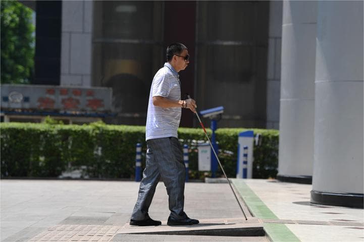 盲人现状与科技助盲的探索