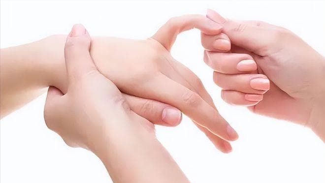 为什么有的人指甲上有月牙，有的没有？几个最健康？看完涨知识了