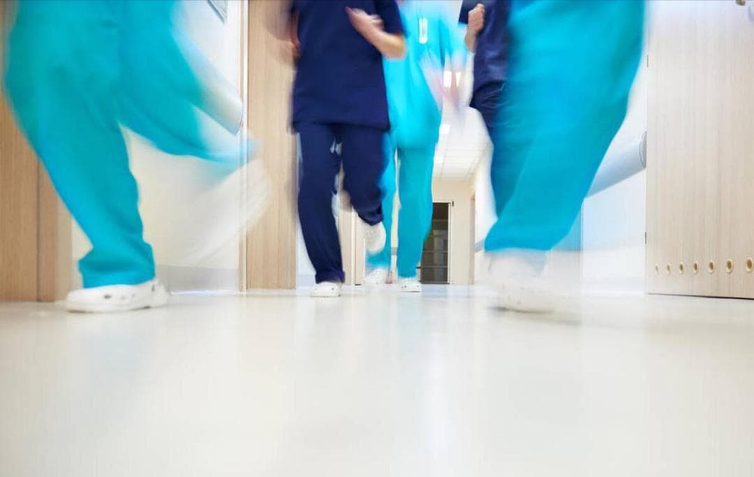 吃小龙虾引发大抢救！30岁女子垂死经历为所有人敲响警钟