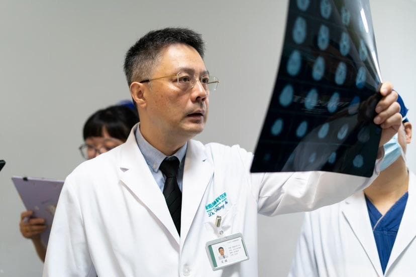 “是你们赋予了我新生” 迷走神经刺激术助力脑卒中患者重获行走能力