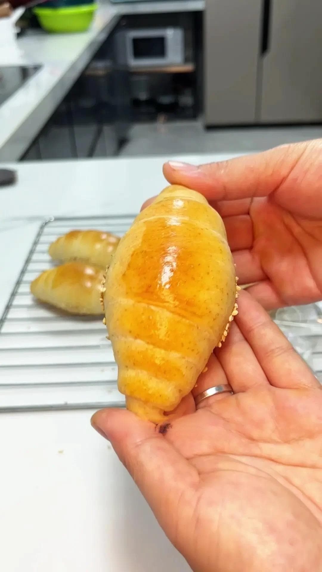 精选内容集|在家自制风味面包让厨房充满香气和温馨