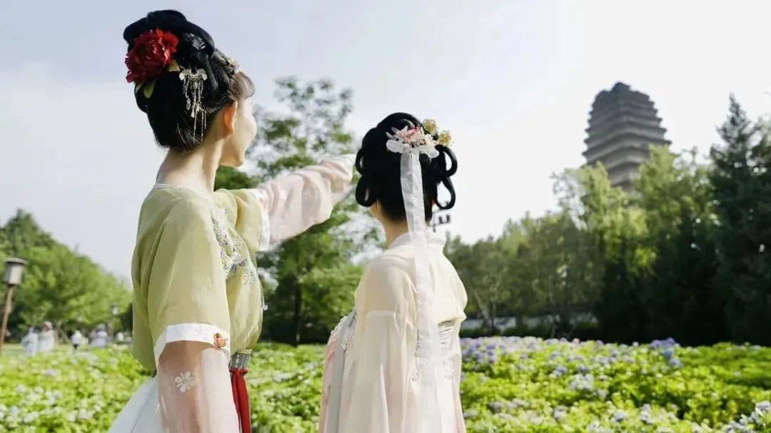华美汉服“火”出圈 谁来为它“保驾护航”？
