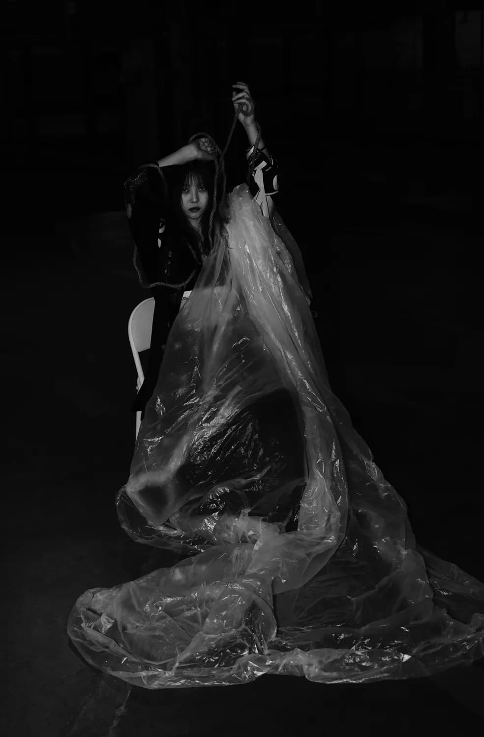 宋雨琦登《Madame Figaro》十二月封面：高贵与灵动的双重魅力