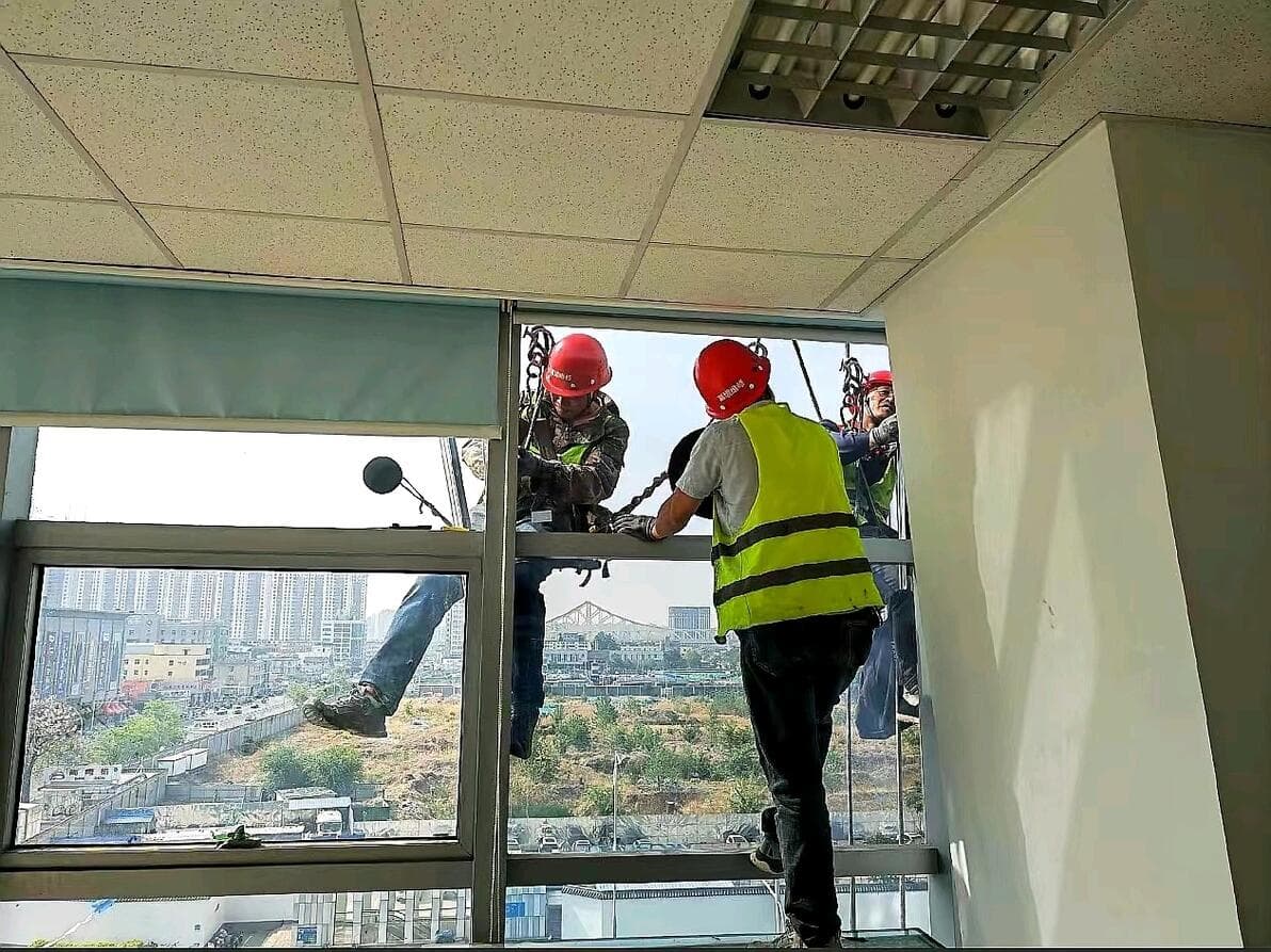 建筑幕墙打胶施工技术规范指南，轻松掌握关键要点