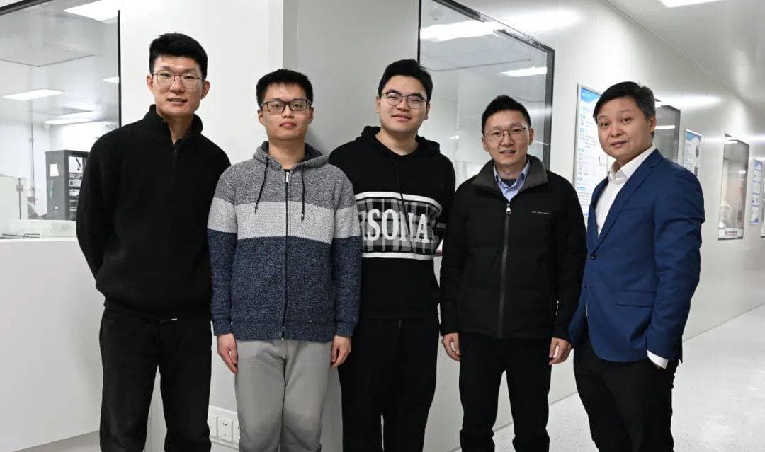 低功耗二维环栅晶体管问世，北京大学化学学院为中国芯再添“新质”动力