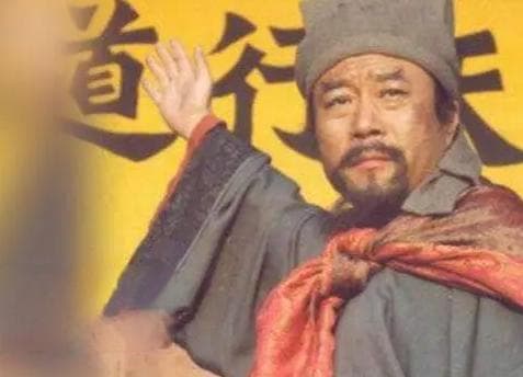 宋江的绰号与人生轨迹：从“及时雨”到“呼保义”