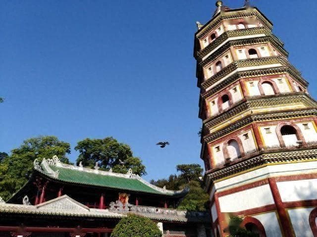 中国34省区市地标性佛教寺庙：从南华寺到妈阁庙