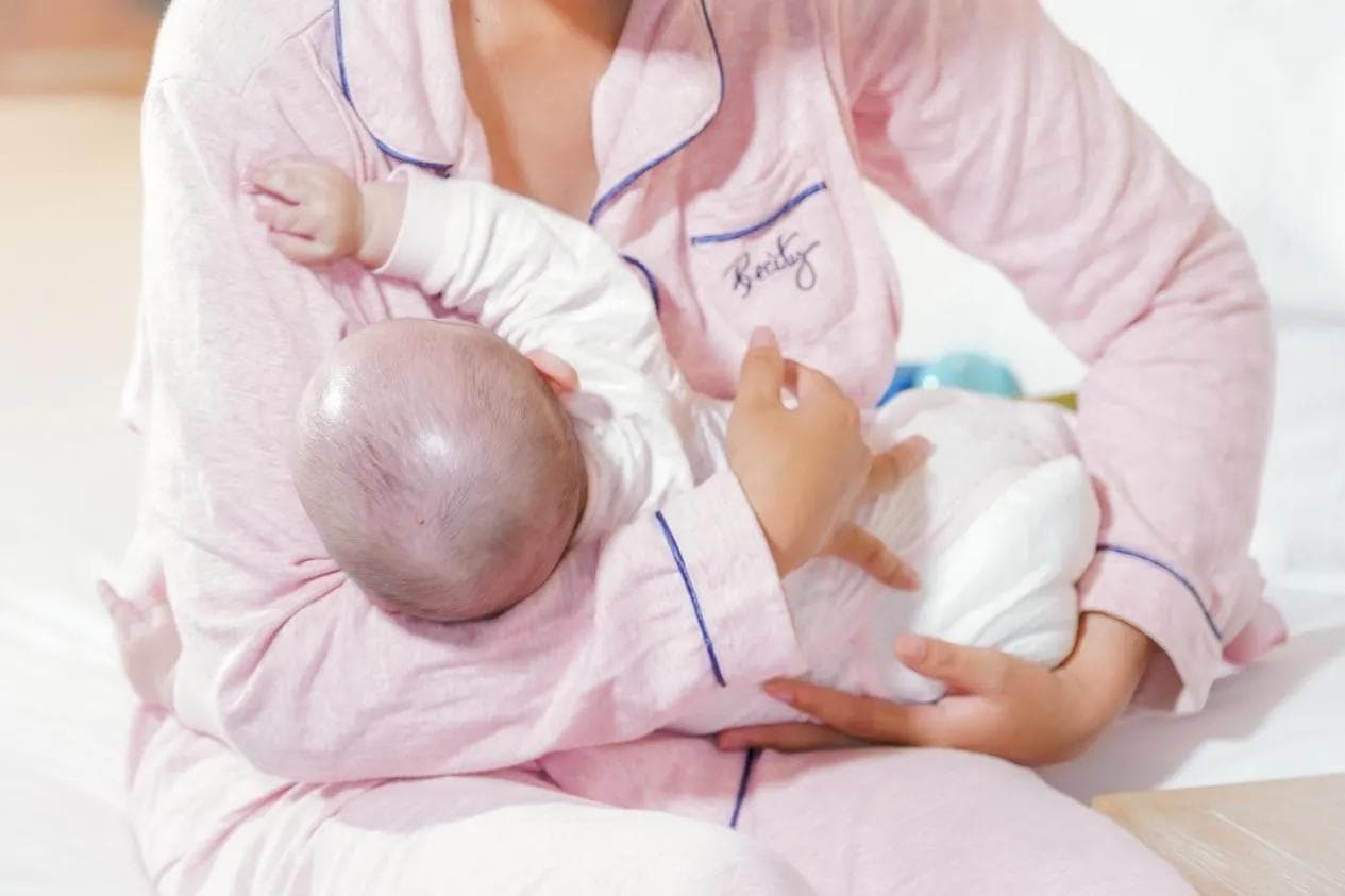 新生宝宝如何科学喂养？这份科学指南请收好