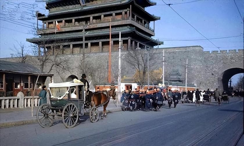 1949年毛主席定都北京，谈及原因主席坦言：其他几个地方更不行