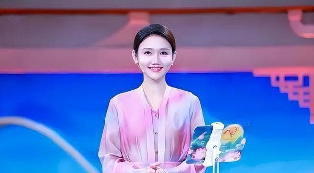 龙洋：从春晚口误到央视台柱，用实力证明自己