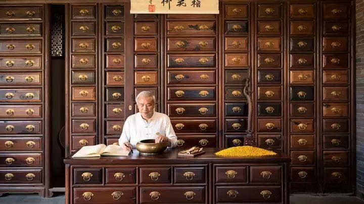 中老年人“银发经济崛起：健康抗衰风口下的万亿延寿市场机遇”
