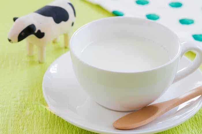 失眠睡不著怎麼辦？吃什麼才對？營養師：必吃6類天然助眠食物