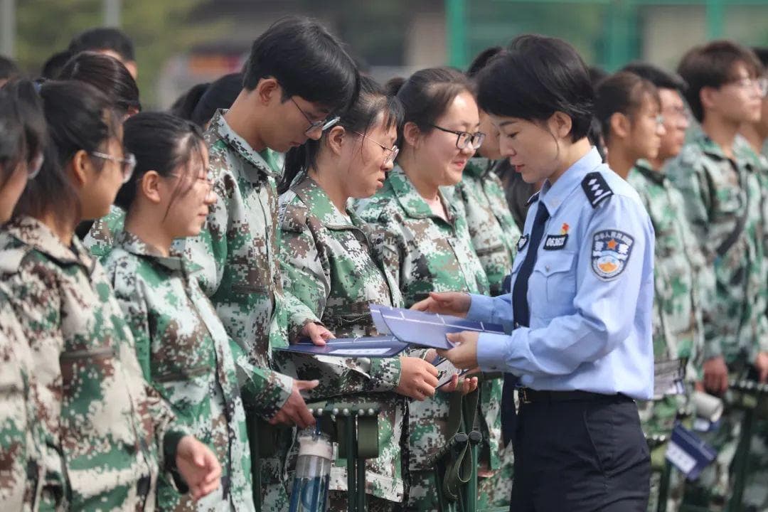 李林燕：女警“十八变”， 不负每一场“花开”