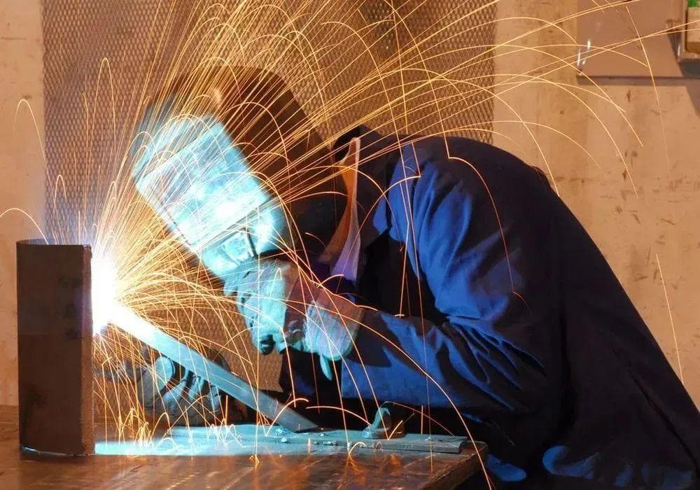 加强人员密集场所动火作业和建筑保温材料安全管理