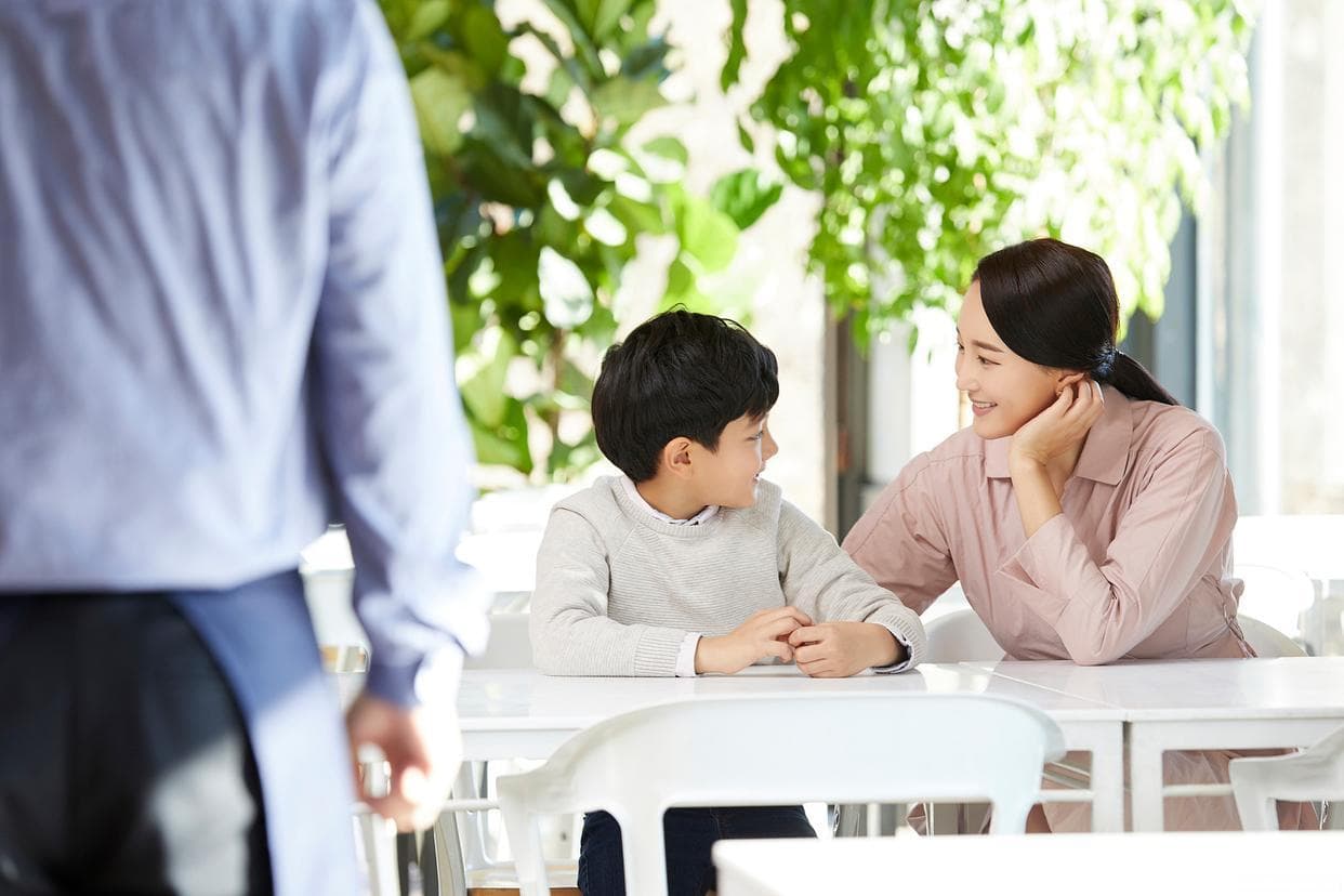 如何向孩子解释父母的离异：用温暖与智慧陪伴孩子走过人生转折
