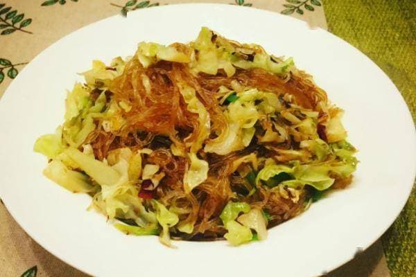 家常美食粉丝包菜，口感丰富制作简单引关注