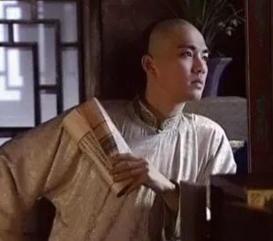 浅析纳兰容若的“人生若只如初见”及其情感寄托
