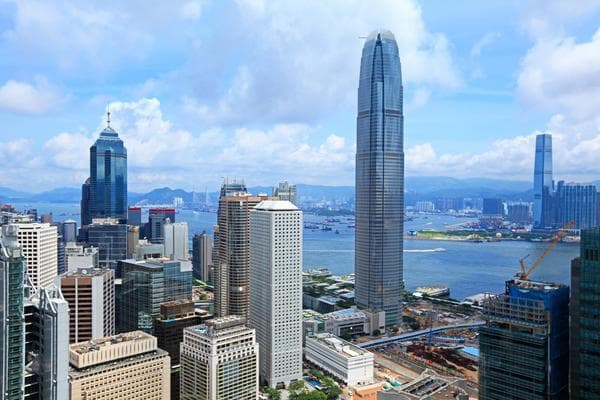 完全竞争市场具备的四个条件：完全竞争市场的定义及四个条件分析