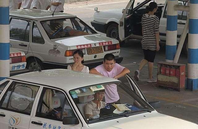 驾照考试，手动档和自动档有什么不同，一文说明白