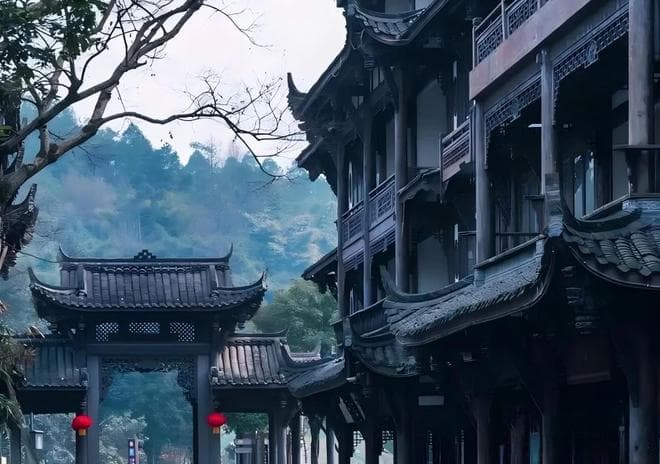 平乐古镇：探索千年历史与自然之美的理想之地