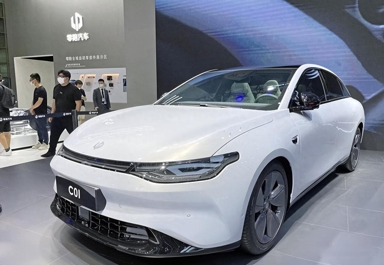 养一辆14万的纯电动车与14万的汽油车，10年的花费会相差多大？