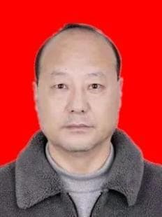 见义勇为先进事迹展：王智虎勇擒歹徒的英勇瞬间
