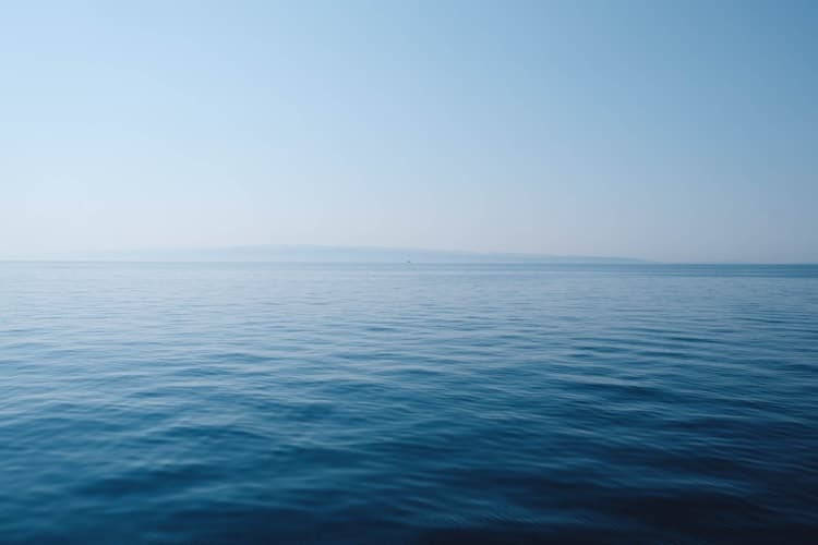 遂宁死海旅游攻略：独特漂浮体验与周边景点全览