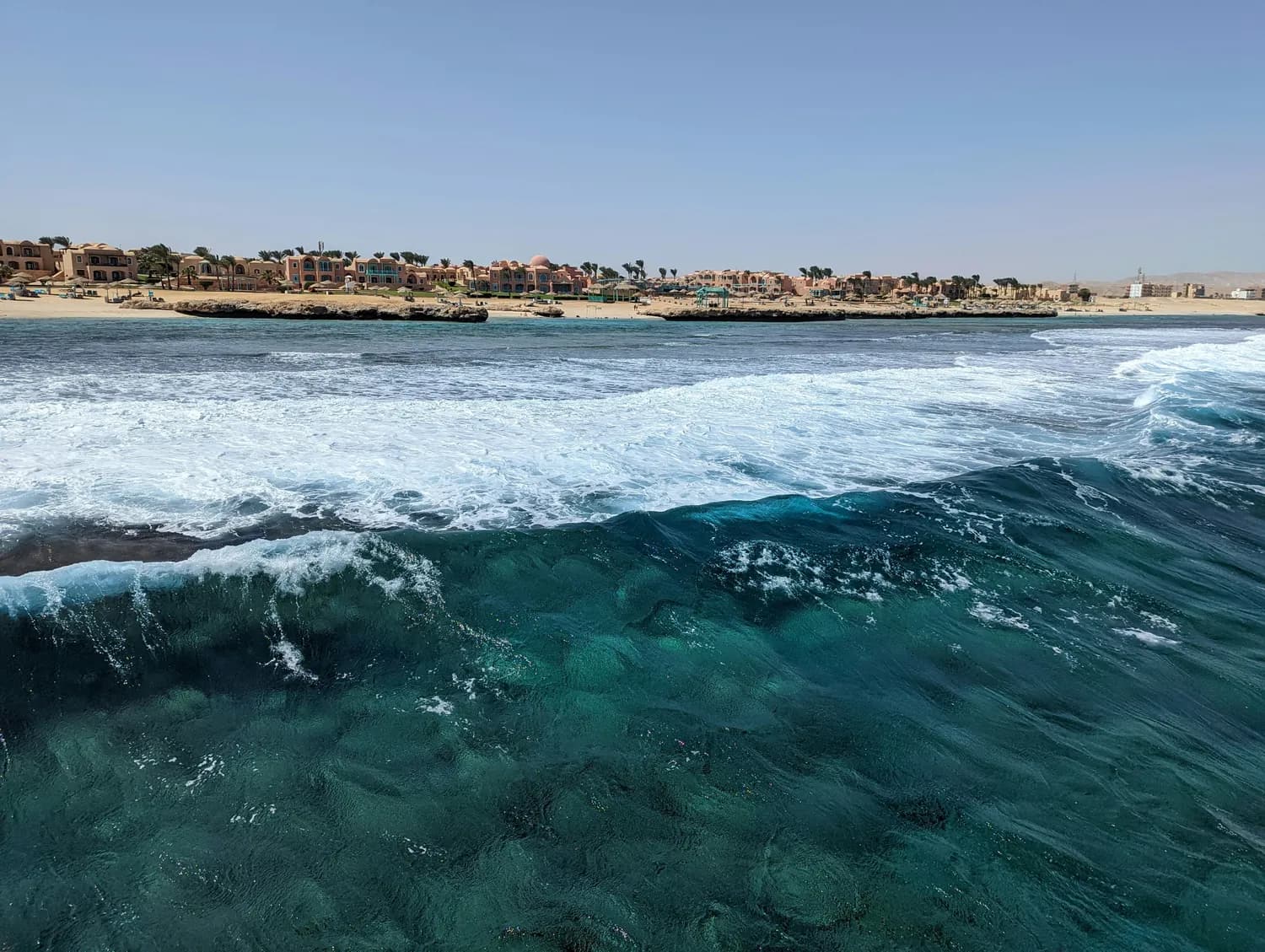 红海湾旅游区：汕尾的“蓝宝石”度假胜地