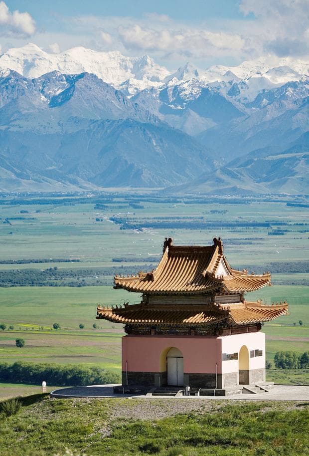 走访格登碑：历史的诉说与守护