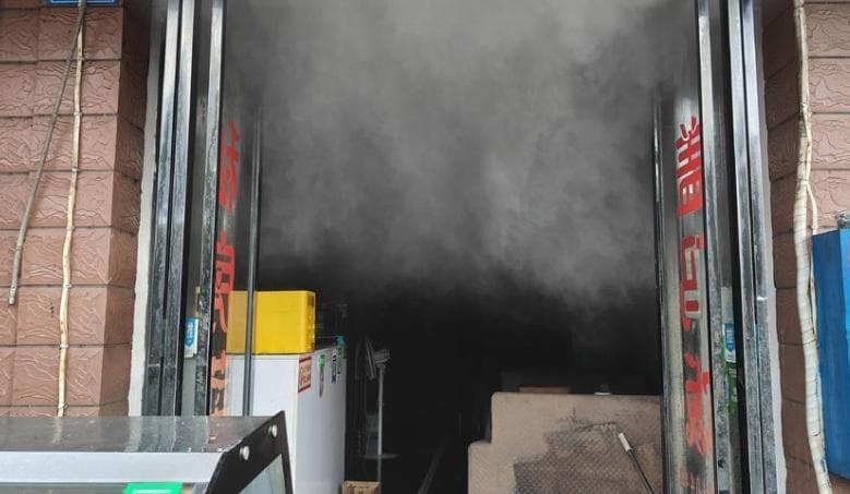 油锅起火，不是“加水”就能搞定的事！