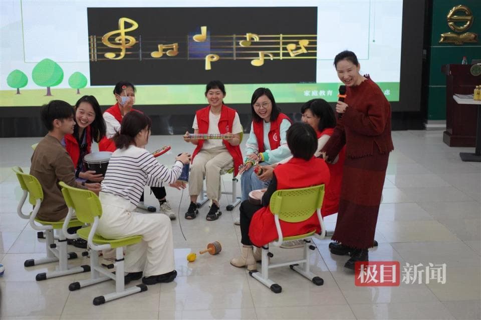 用音乐疗愈心灵，武汉这些师生接力志愿服务十余载