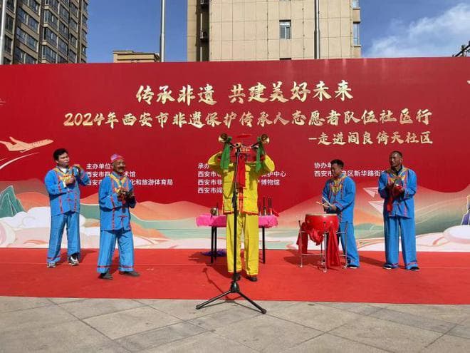 西安非遗传承人队伍进社区 市民零距离体验“手作之美”