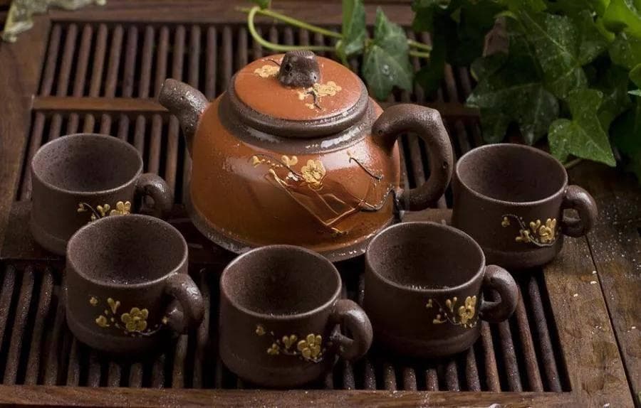 泡茶时，瓷器、陶器与玻璃杯，究竟哪个更好？
