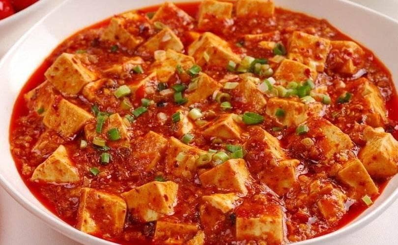 麻辣传奇四川麻婆豆腐：深挖这道川菜背后的历史渊源、独特技法与热辣魅力