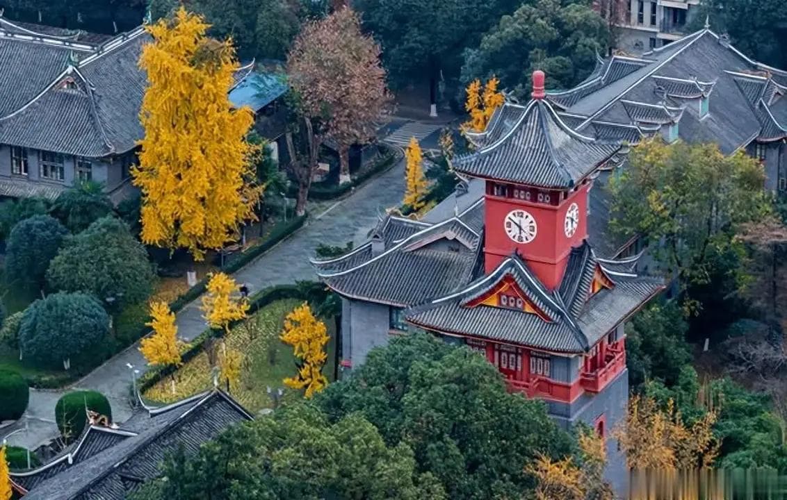 玩转华西坝：成都五日游精华景点与美食全攻略