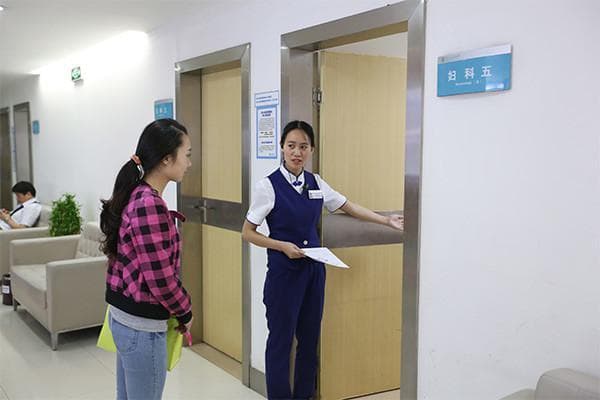 无糖可乐对牙齿的影响有多大？技术分析显示酸蚀问题不容忽视