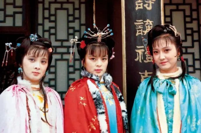 迎春和探春都是庶出小姐，为何一个懦弱如小鸡，一个高贵如凤凰？