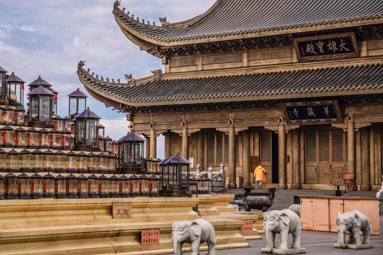 探秘古代中国九寺全览：解密其历史渊源与职能分野