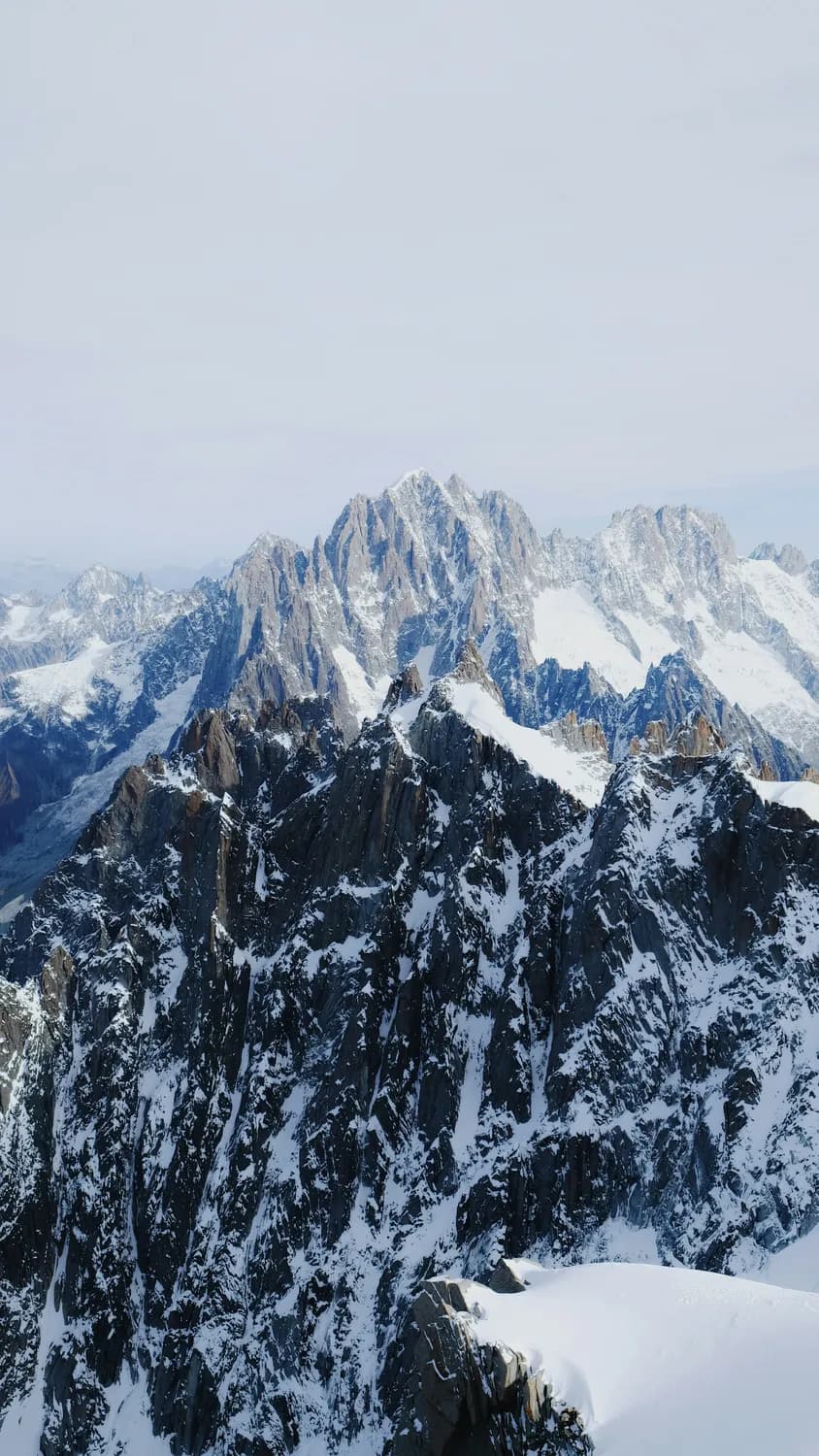 探秘黄山：莲花峰上的云海奇观
