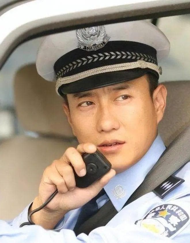 停播五年，那个挽救无数司机的"网红交警"谭乔，却挽救不了自己