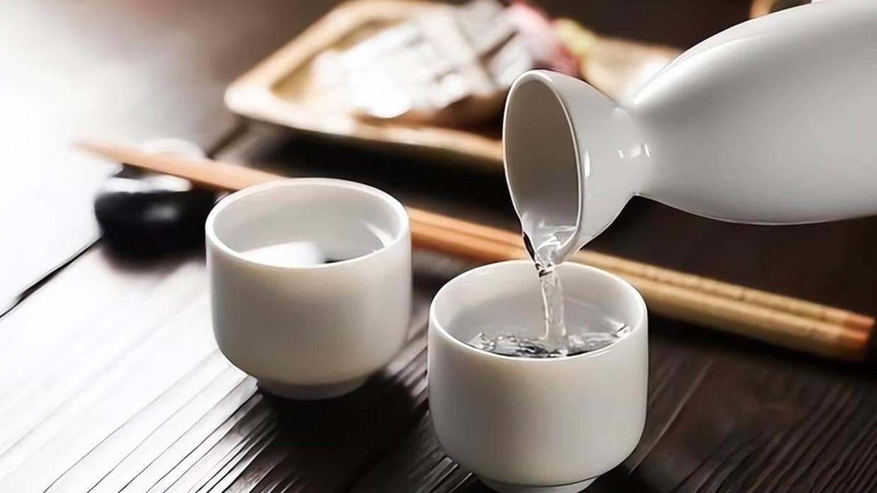 白酒下酒菜搭配指南：肉类海鲜完美组合