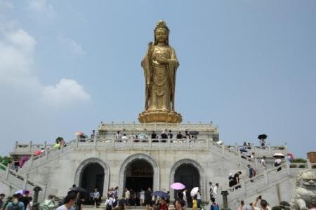 普陀山风景名胜区：海天佛国的旅游全攻略